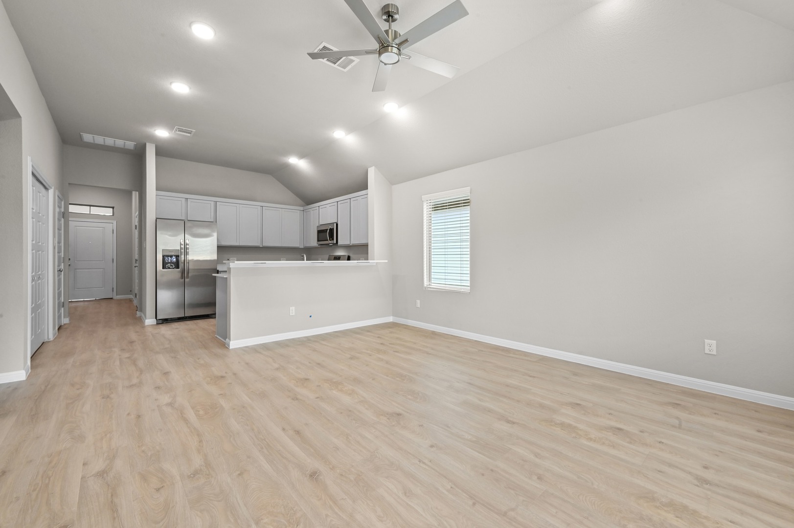 332 Bendecido Loop Elgin, TX 78621 - Photo 14 of 39