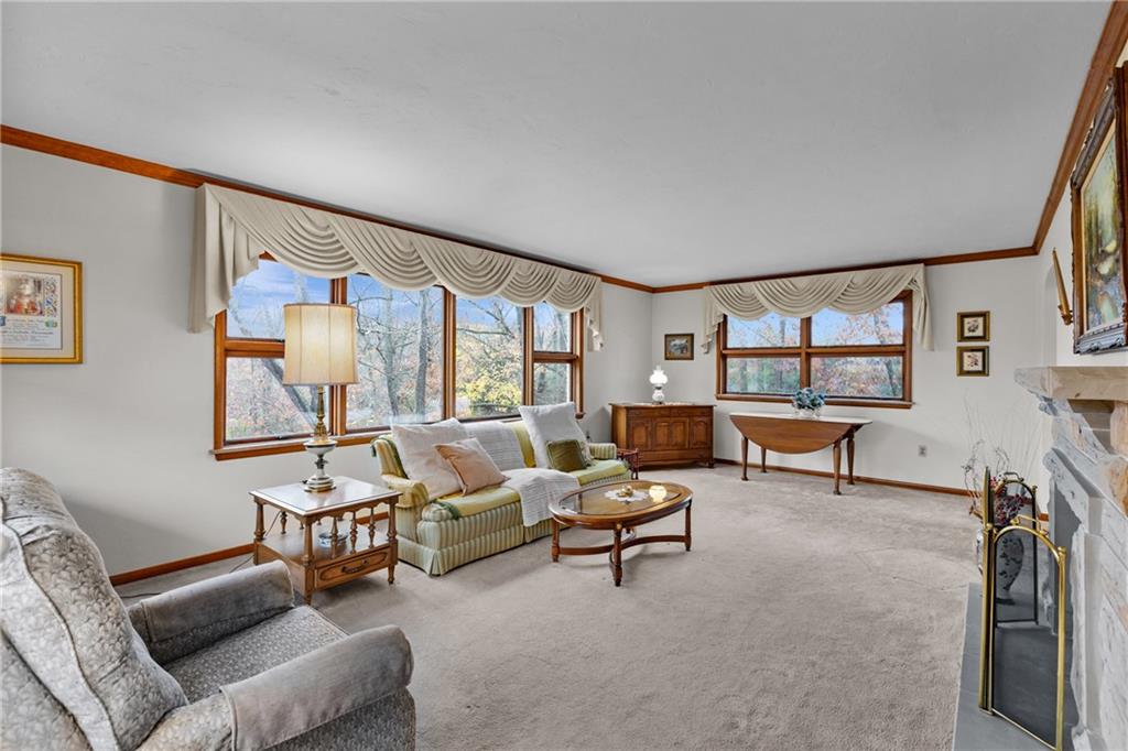 629 Ravencrest Road Pittsburgh, PA 15215 - Photo 4 of 25 Gallery Image 4