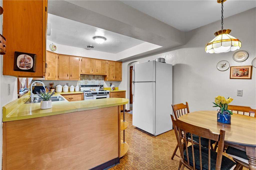 629 Ravencrest Road Pittsburgh, PA 15215 - Photo 8 of 25 Gallery Image 8