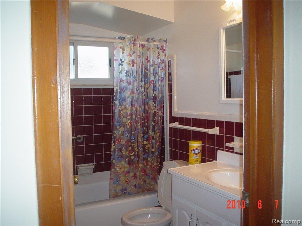 2001 Grange Road Trenton, MI 48183 - Photo 6 of 14 DSC06460