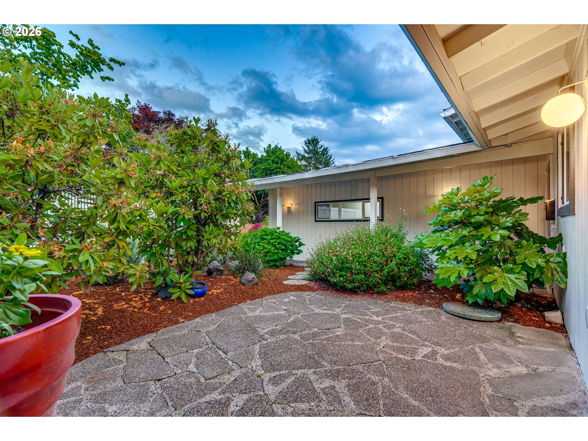 6255 Southwest Elm Avenue Beaverton, OR 97005 - Photo 5 of 48