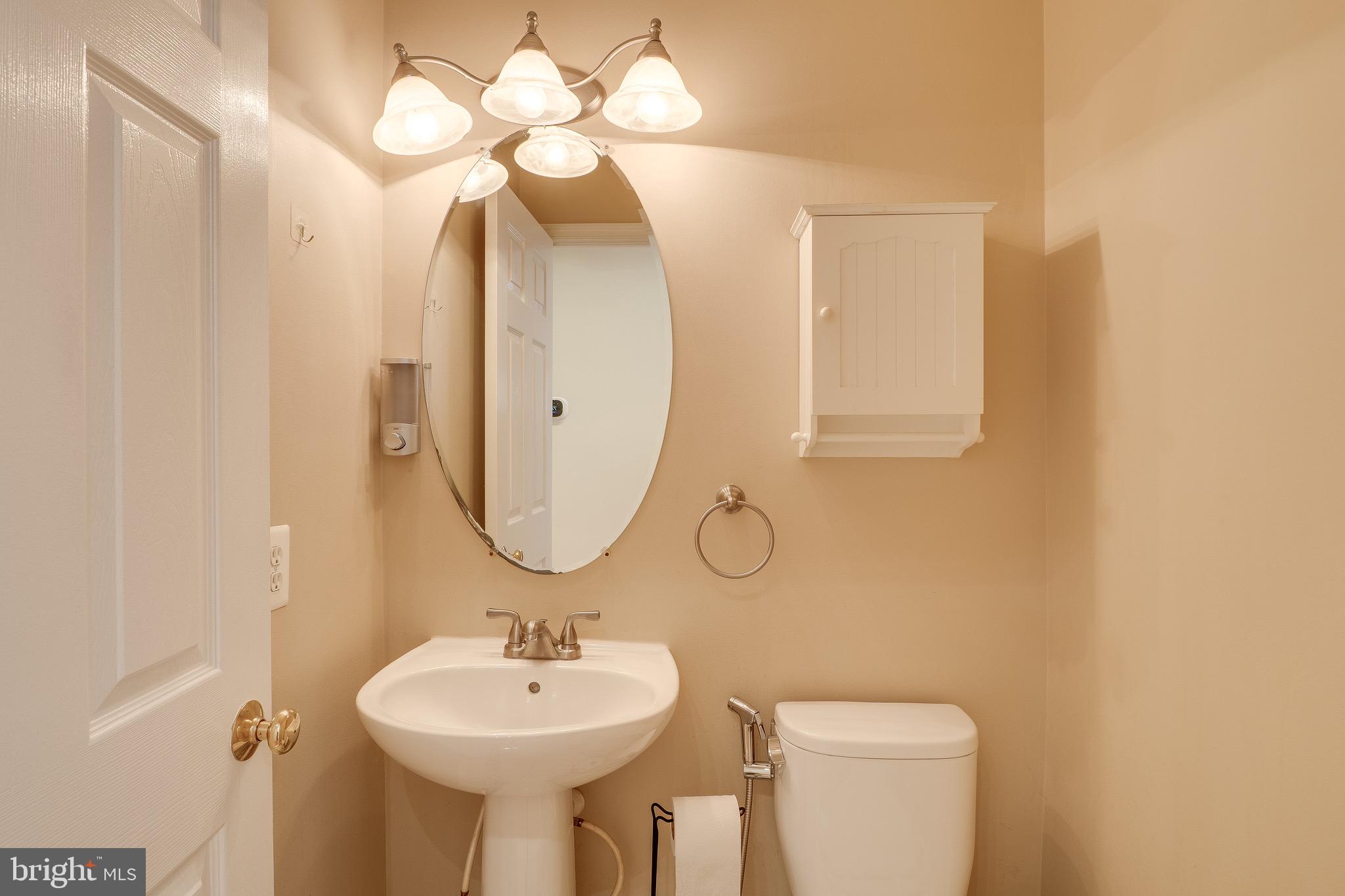 2468 Leyland Ridge Road Herndon, VA 20171 - Photo 18 of 43 Powder room