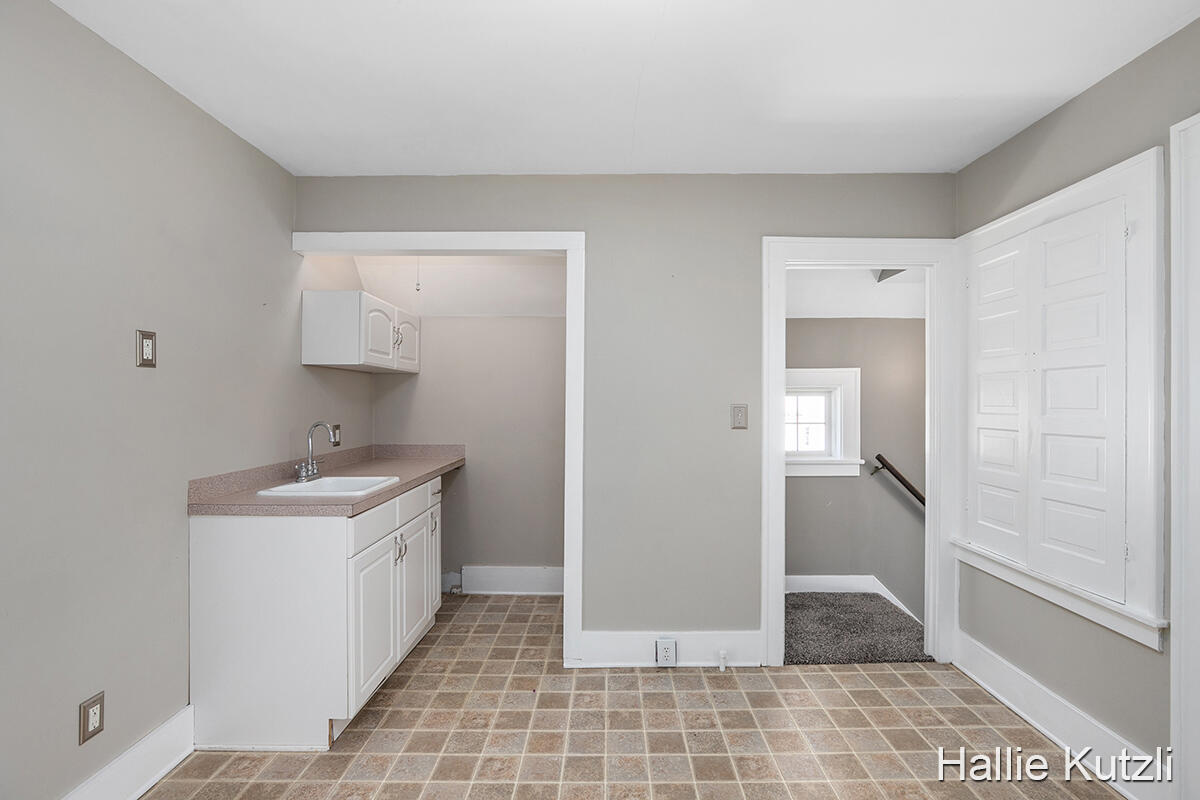 504 South Bridge Street Belding, MI 48809 - Photo 29 of 50 IMG_1025