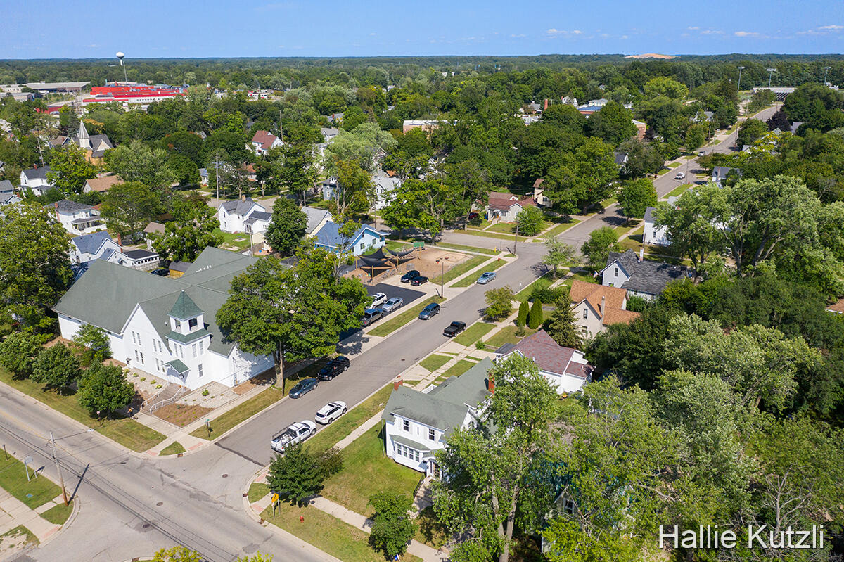 504 South Bridge Street Belding, MI 48809 - Photo 48 of 50 IMG_1045