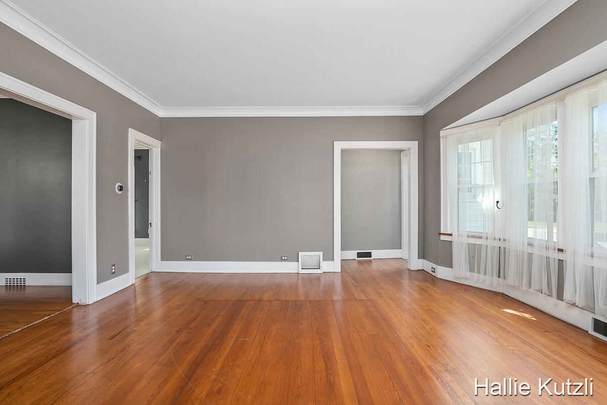 504 South Bridge Street Belding, MI 48809 - Photo 5 of 50 IMG_1004