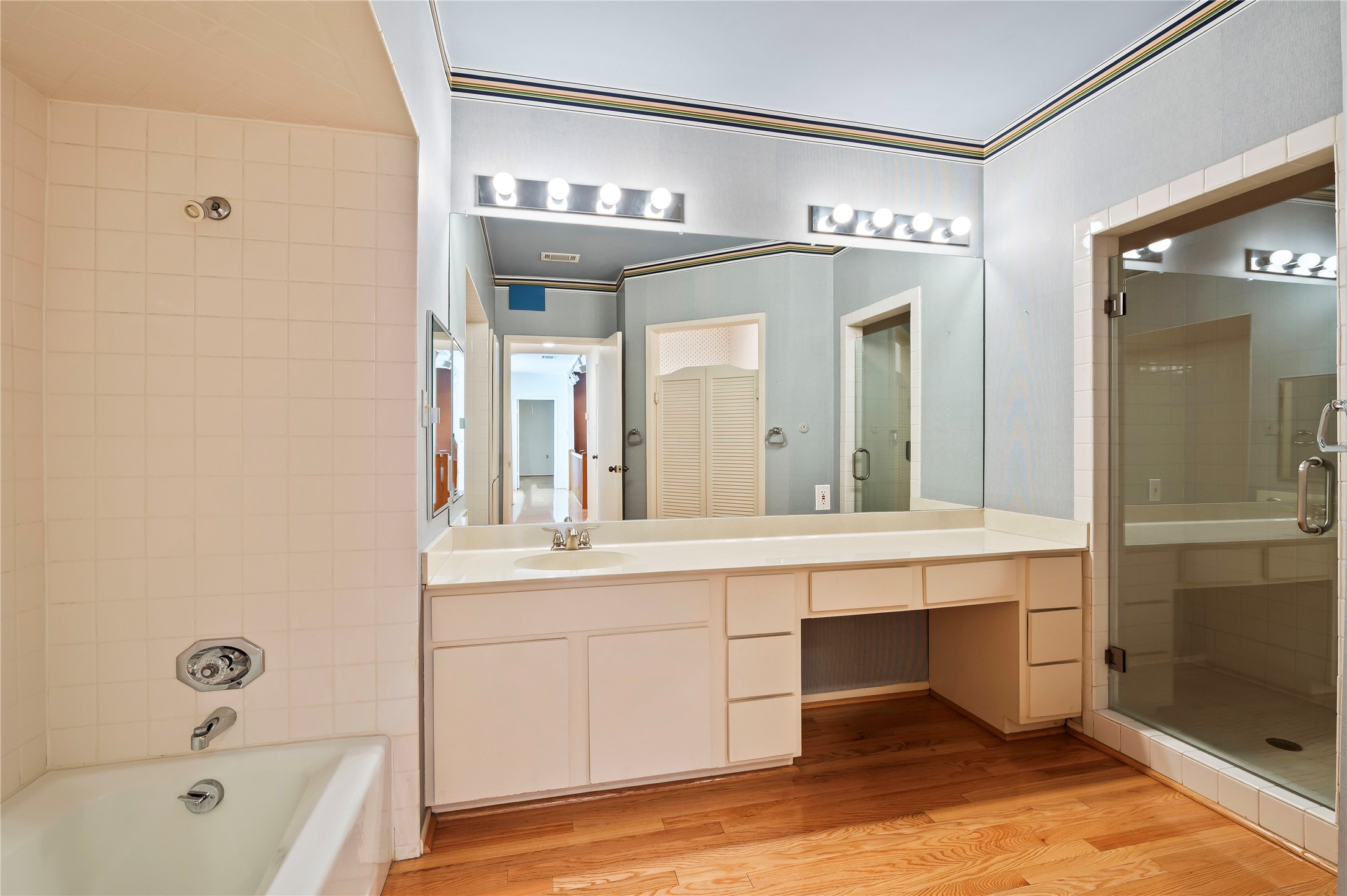 5300 Mercer Street, Unit 7 Houston, TX 77005 - Photo 21 of 41 Full bath with separate large shower