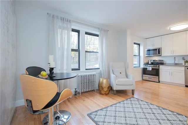 $2,100 | 381 Broadway, Unit 1E, Dobbs Ferry, NY 10522