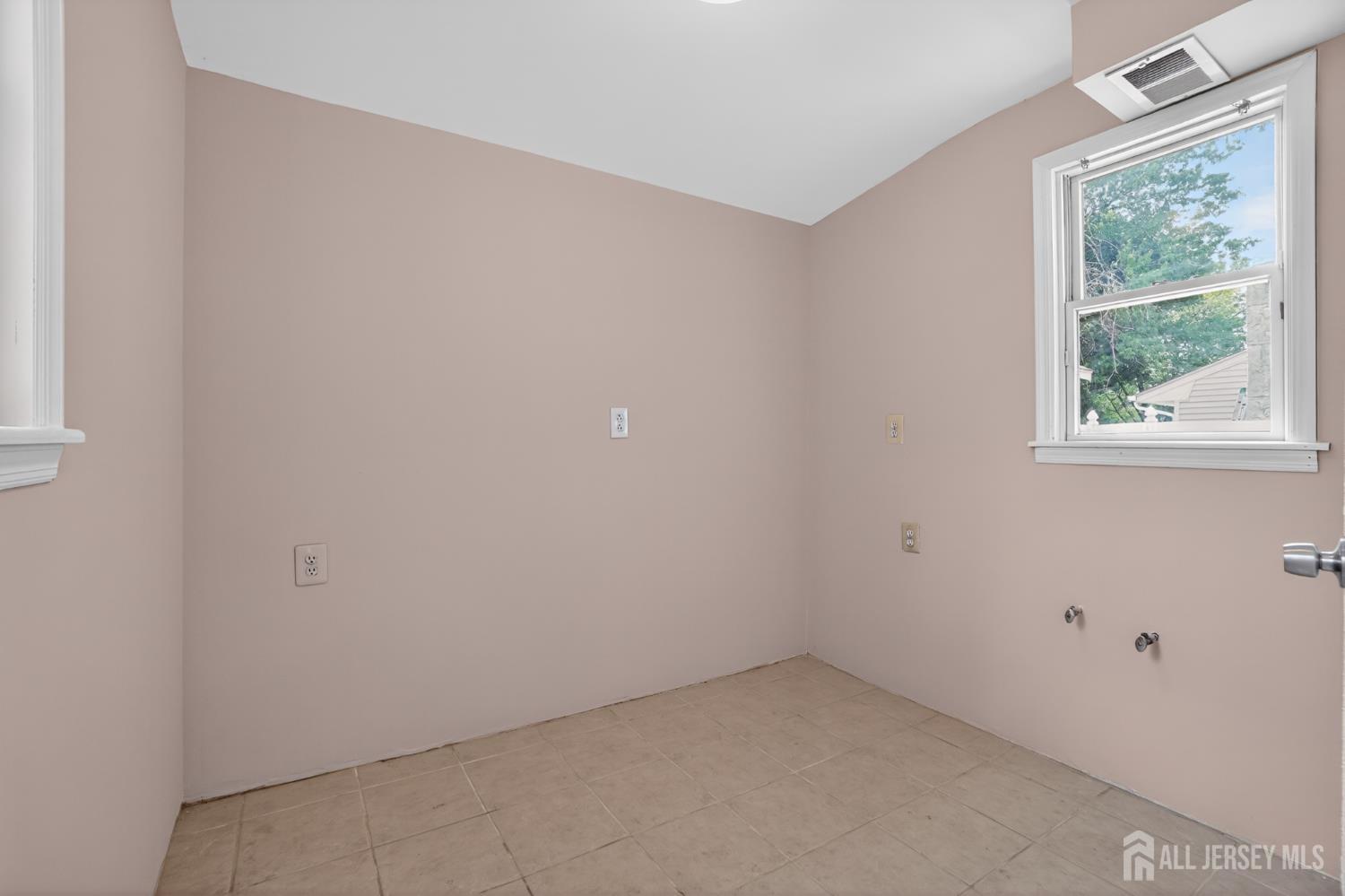 21 Ash Road Edison, NJ 08817 - Photo 31 of 35