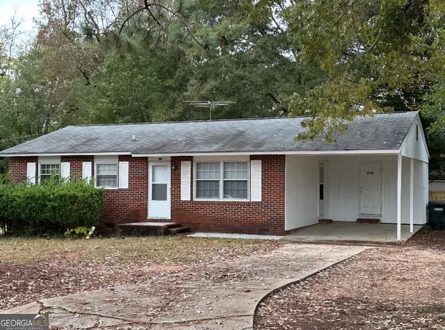 $1,500 | 615 Harris Street, Madison, GA 30650