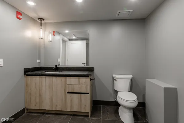 $2,935 | 729 North Sangamon Street, Unit 302, Chicago, IL 60642