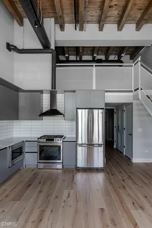 $2,935 | 729 North Sangamon Street, Unit 302, Chicago, IL 60642