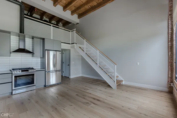 $2,935 | 729 North Sangamon Street, Unit 302, Chicago, IL 60642