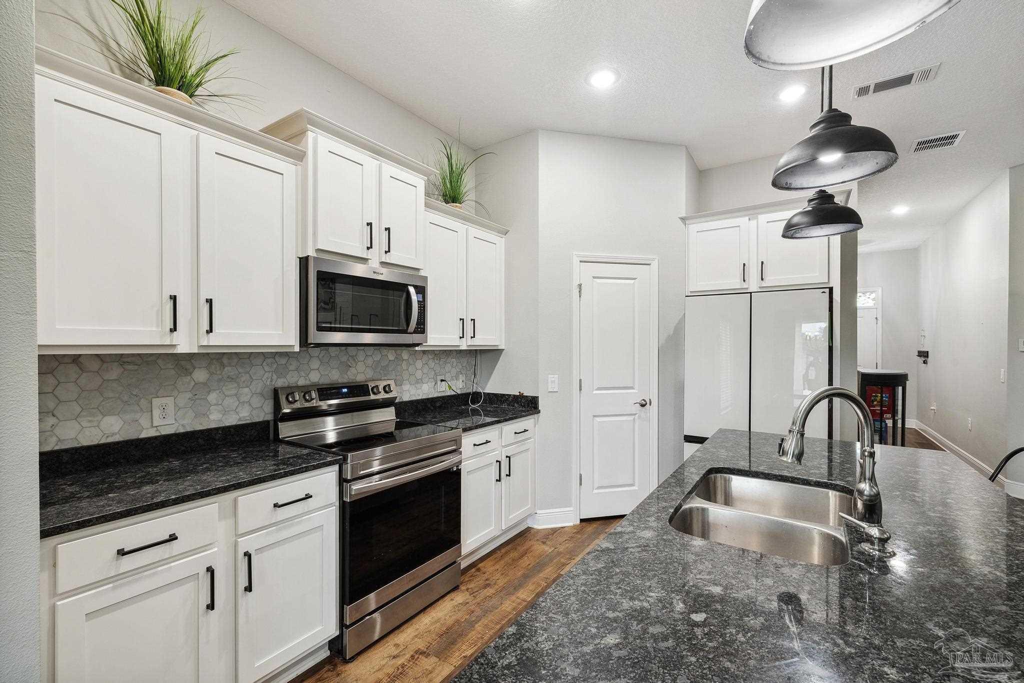 546 Griswold Road Jay, FL 32565 - Photo 10 of 46