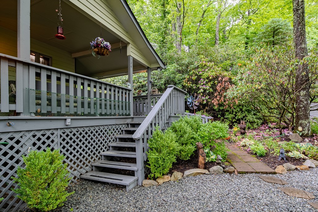 124 Laurel Brook Road Newland, NC 28657 - Photo 7 of 49