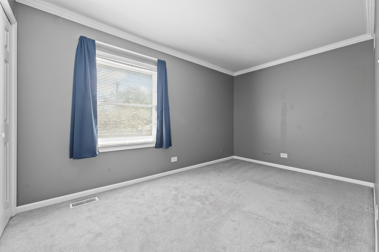 18 Spring Valley Lane Streamwood, IL 60107 - Photo 16 of 31 Gallery Image 16