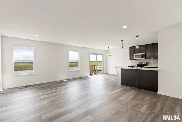 $335,000 | 805 Williams Way, Carbon Cliff, IL 61239