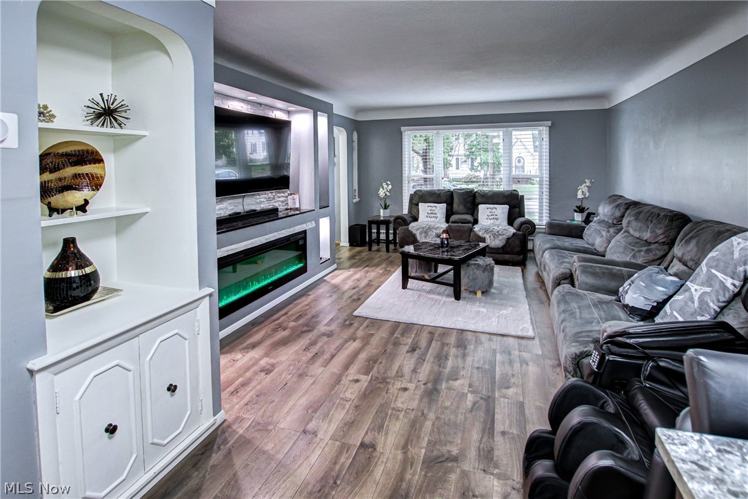 14545 Alger Road Cleveland, OH 44111 - Photo 8 of 35 Gallery Image 8