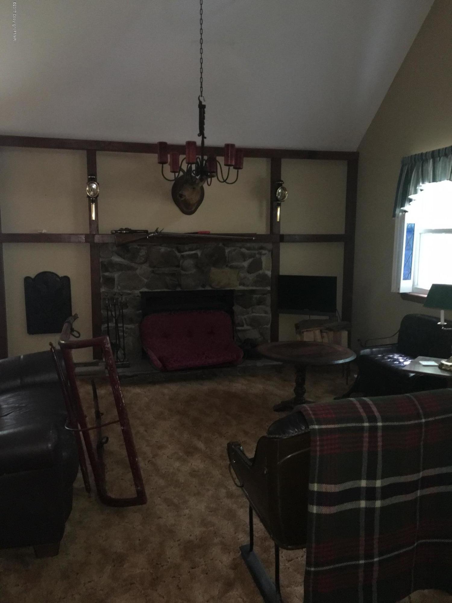 225 Brier Crest Road Blakeslee, PA 18610 - Photo 3 of 19 IMG_3254 - Copy