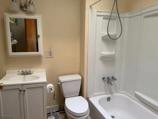 $2,200 | 232 Lafayette Avenue, Hawthorne, NJ 07506