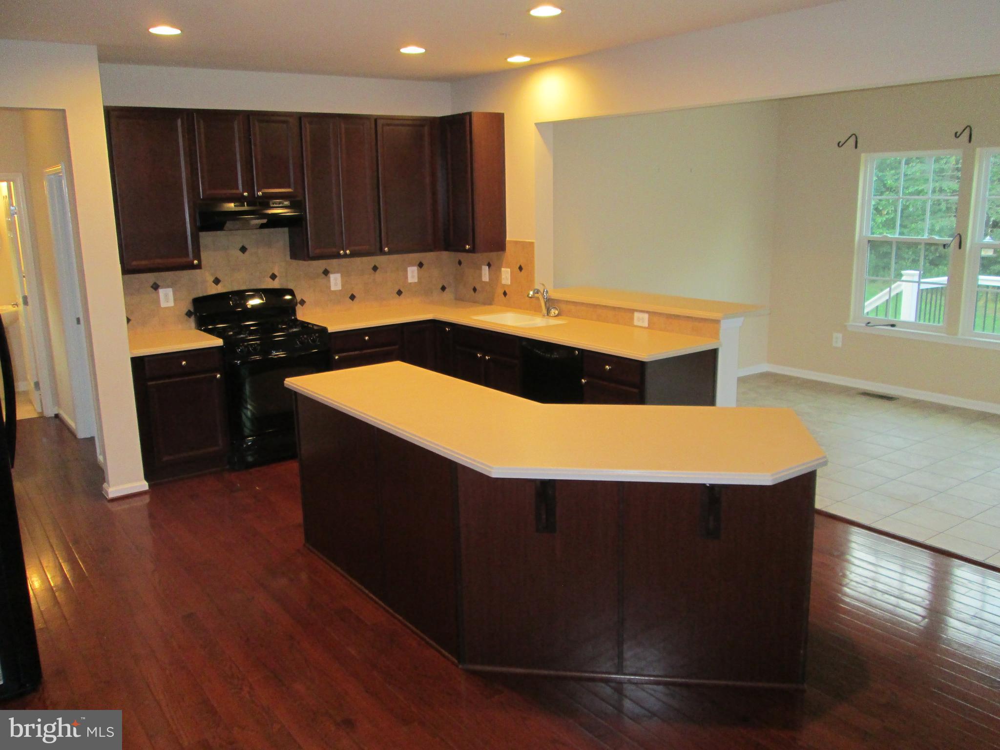 900 Gladway Road Baltimore, MD 21220 - Photo 2 of 68 Gourmet Kitchen view to rear Mornning Room