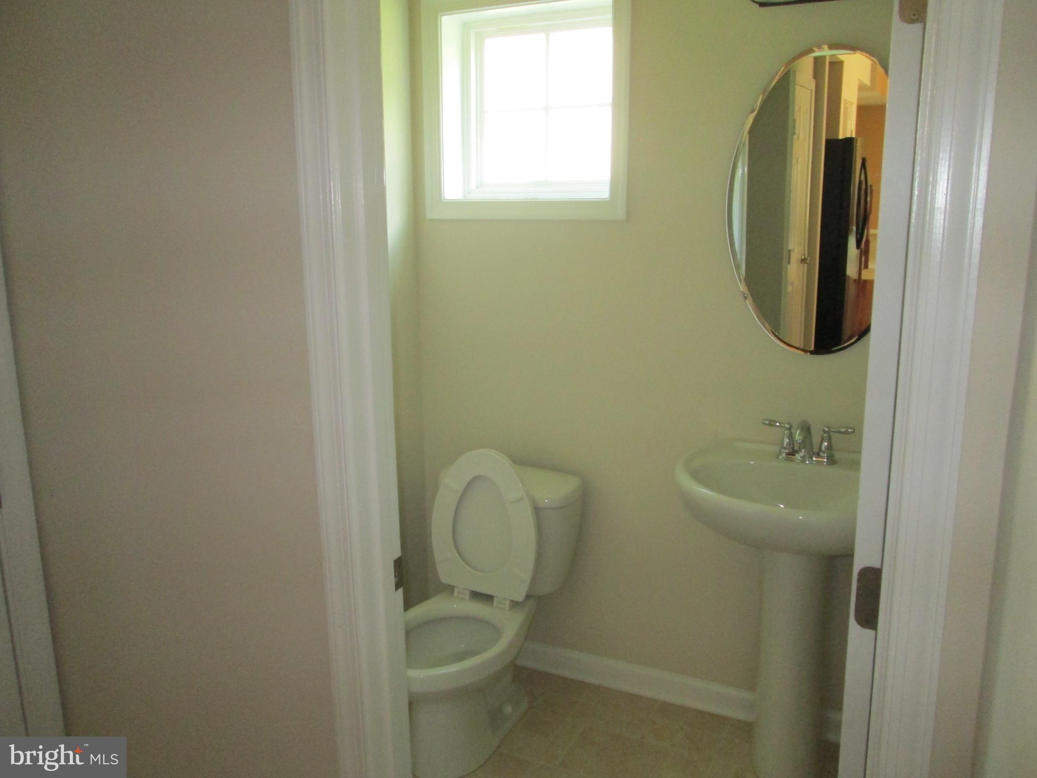 900 Gladway Road Baltimore, MD 21220 - Photo 12 of 68 Main Floor Powder Room
