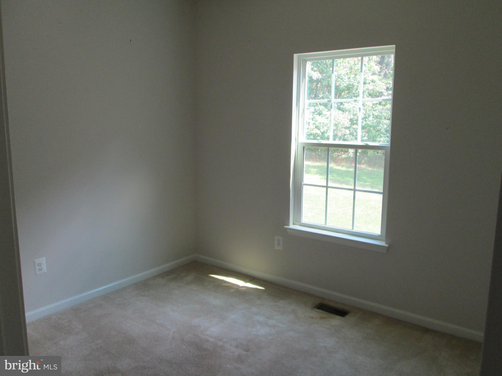 900 Gladway Road Baltimore, MD 21220 - Photo 13 of 68 Main Floor Office/Den Bonus Room view 1