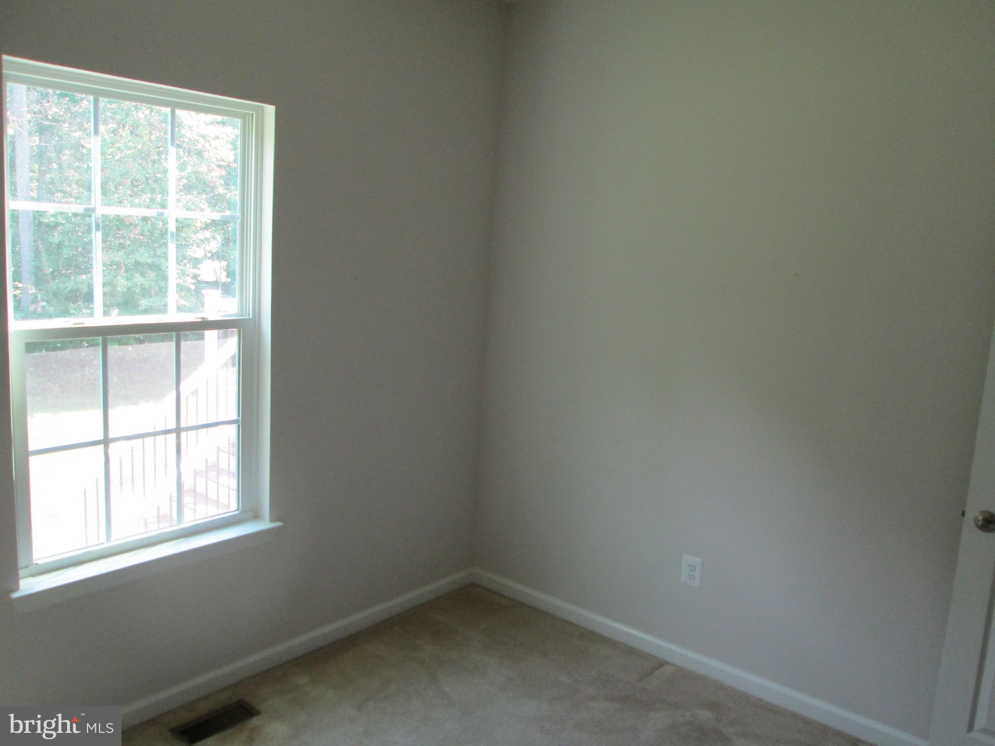 900 Gladway Road Baltimore, MD 21220 - Photo 14 of 68 Main Floor Office/Den Bonus Room view 2