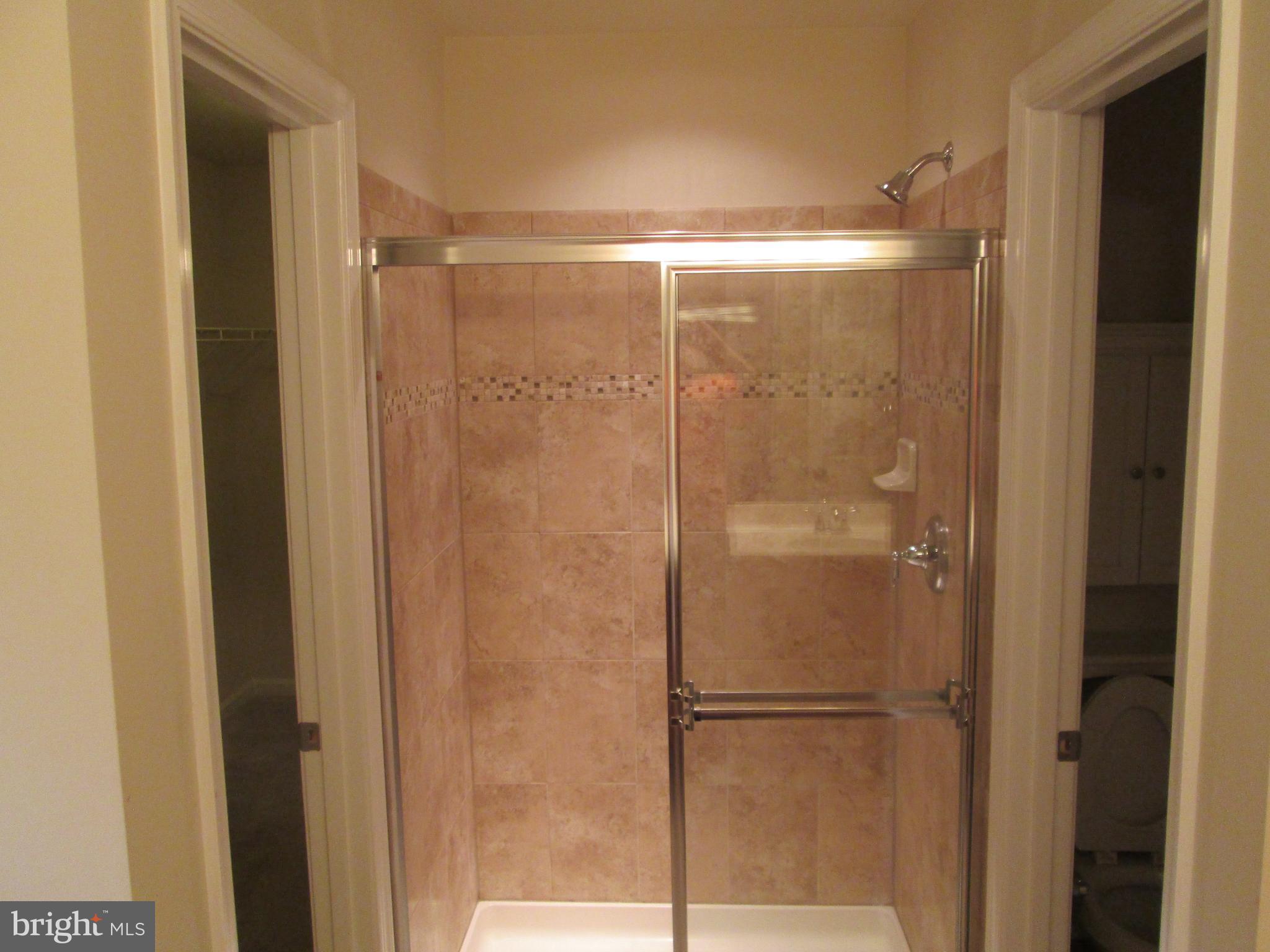 900 Gladway Road Baltimore, MD 21220 - Photo 34 of 68 4' Shower i Primary Suite Private Bath