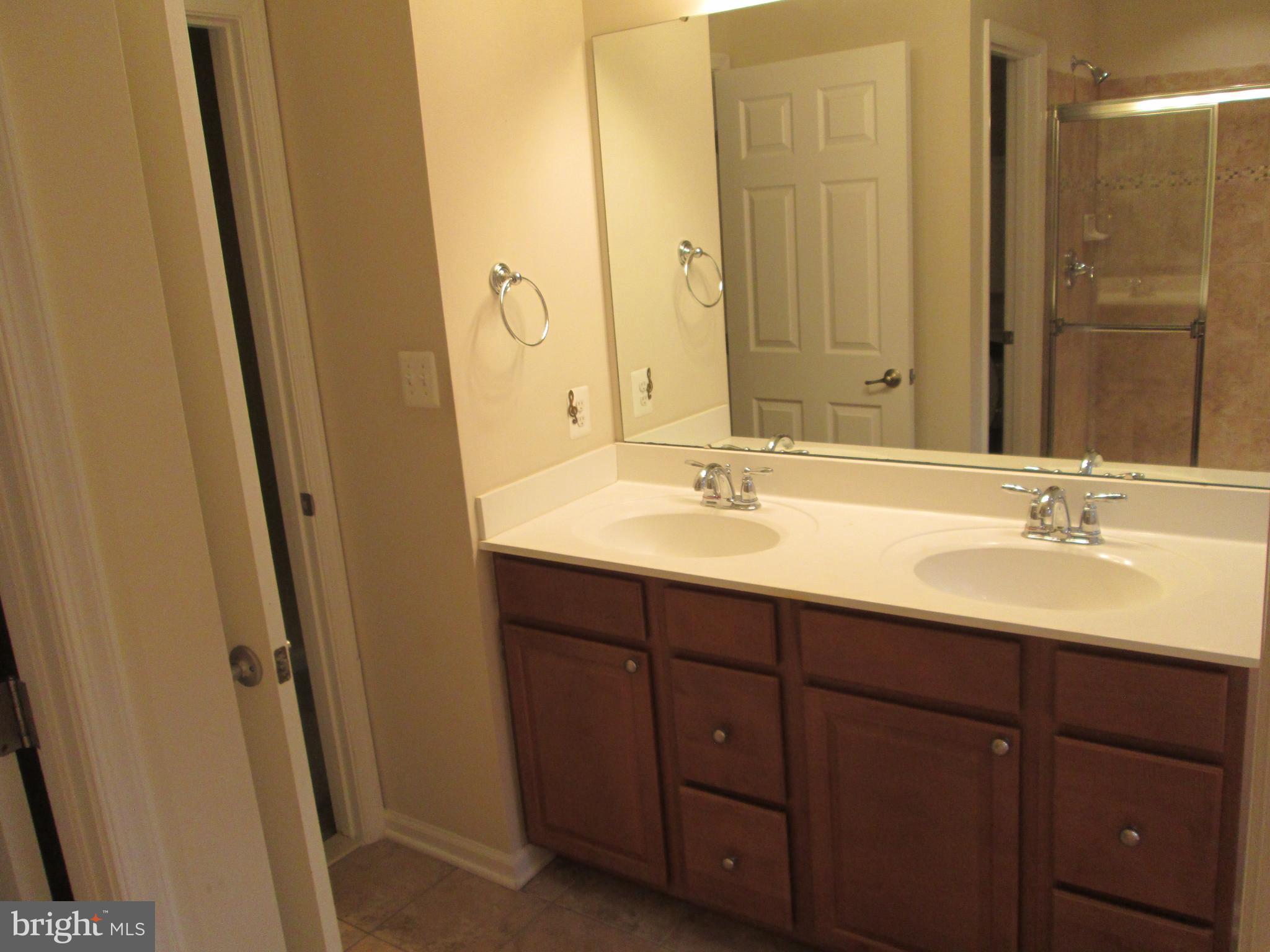 900 Gladway Road Baltimore, MD 21220 - Photo 35 of 68 Dual Vanities i Primary Suite Private Bath