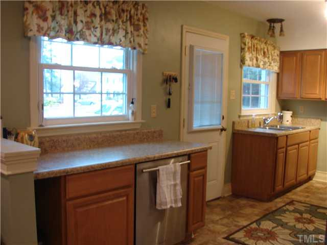 1424 Dixie Trail Raleigh, NC 27607 - Photo 7 of 14 Kitchen