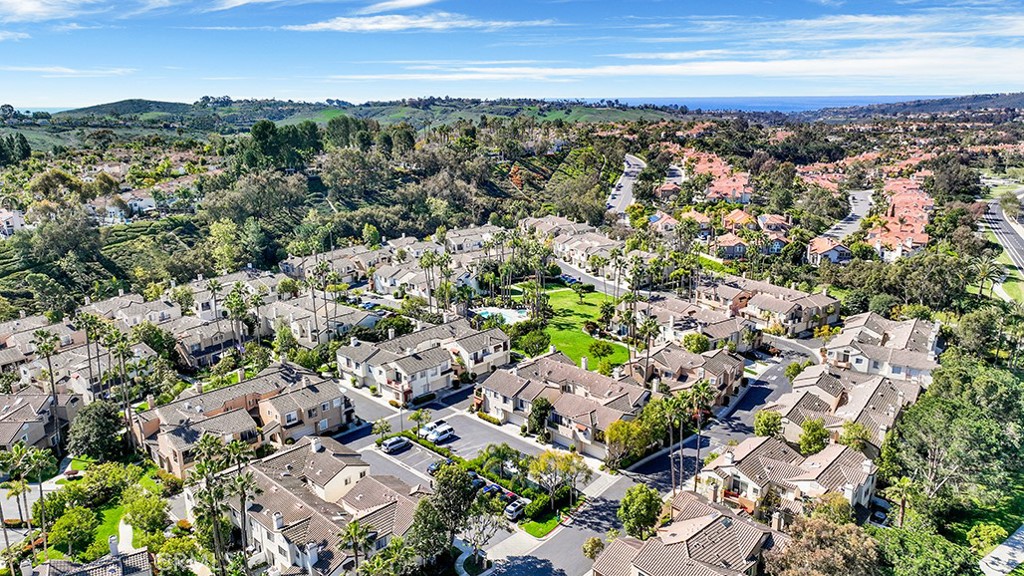 85 Chandon Laguna Niguel, CA 92677 - Photo 3 of 32