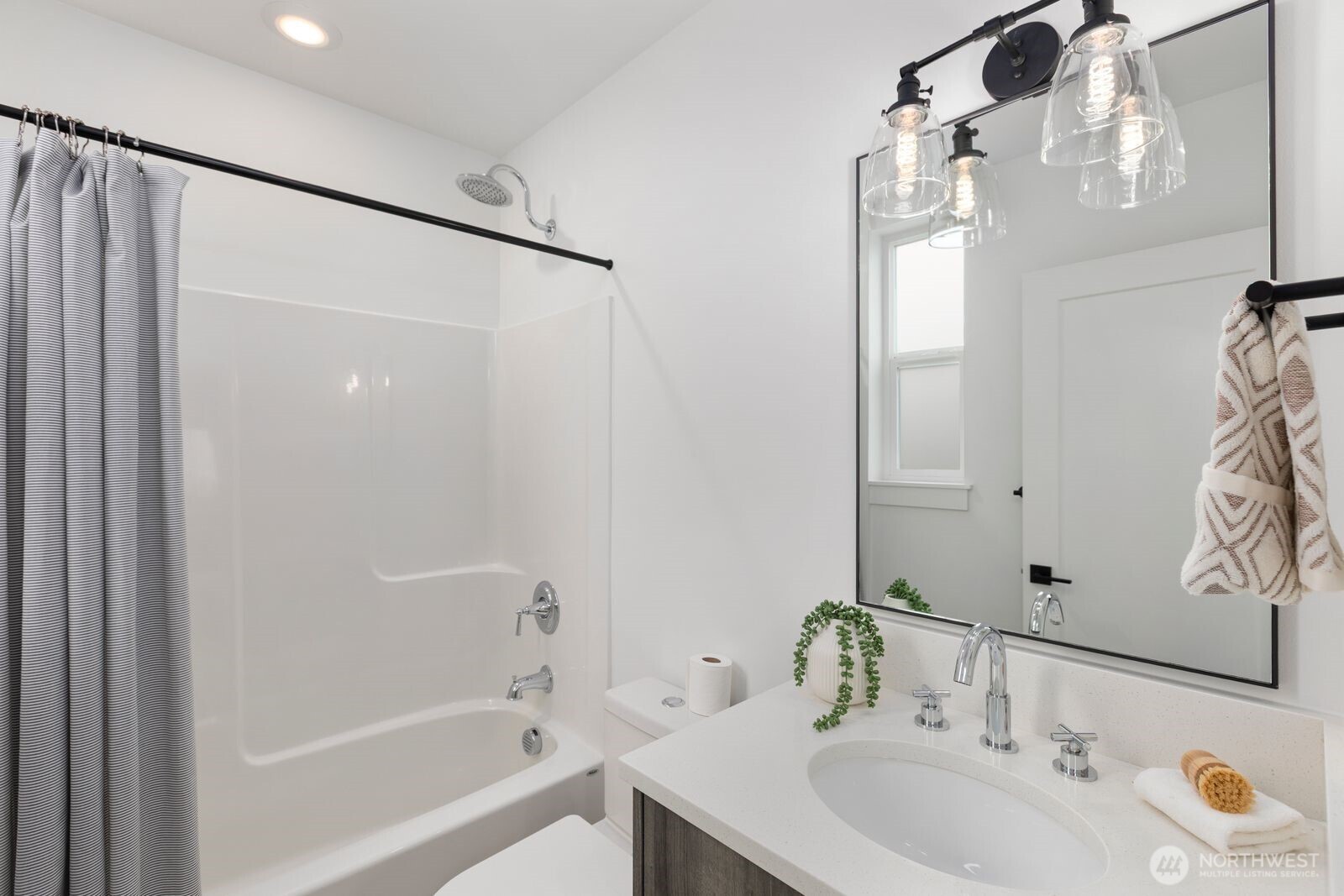 6233 Carleton Avenue South Seattle, WA 98108 - Photo 35 of 38