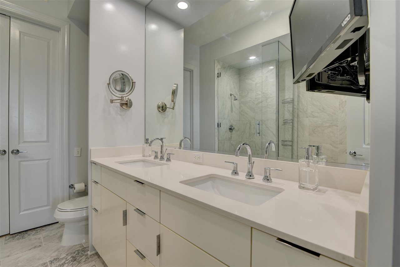 717 Riverside Drive, Unit 1201 Memphis, TN 38103 - Photo 11 of 25 Gallery Image 11