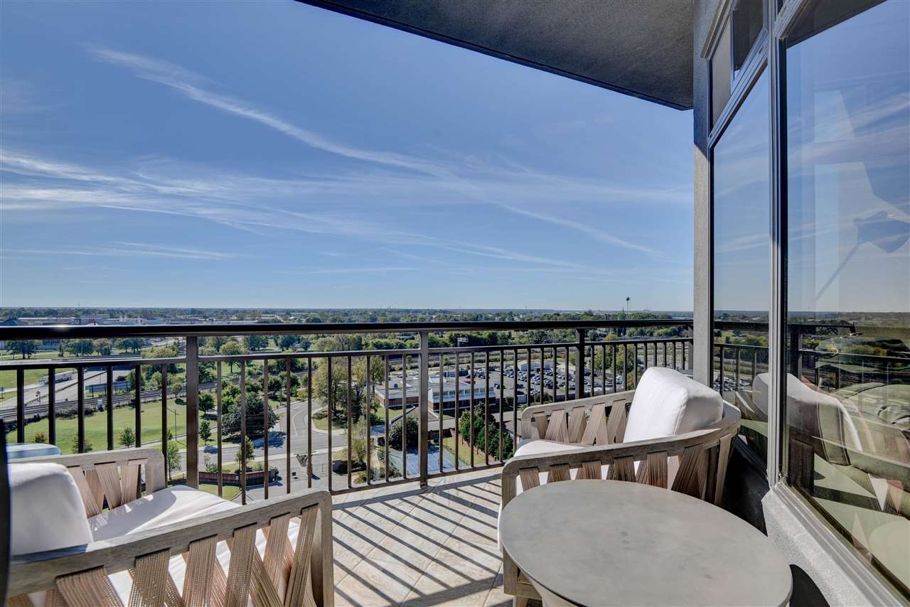 717 Riverside Drive, Unit 1201 Memphis, TN 38103 - Photo 2 of 25 Gallery Image 2