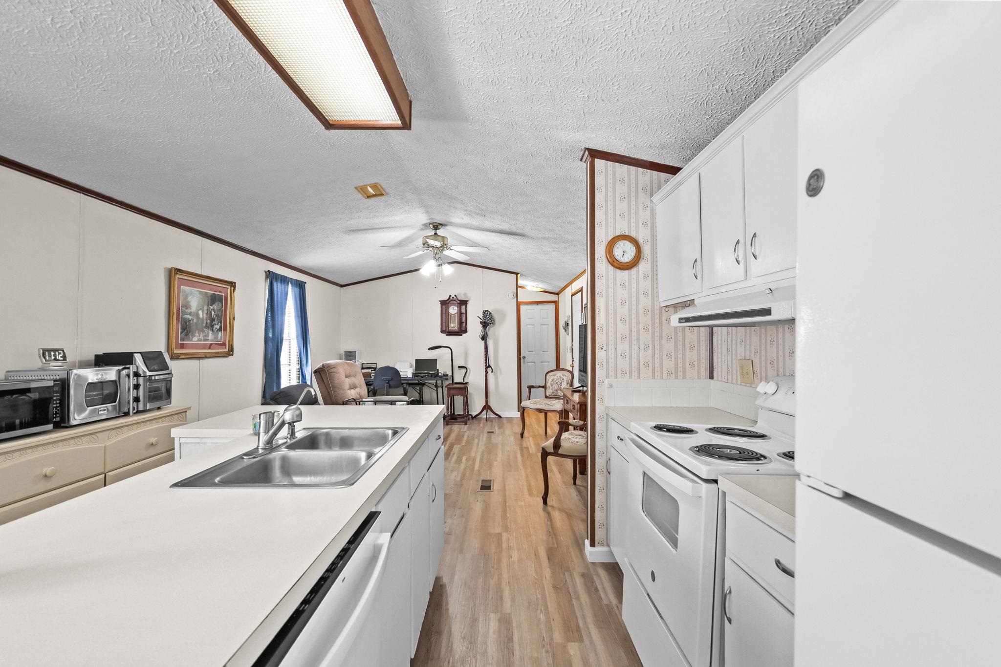 31 Burr Circle Murrells Inlet, SC 29576 - Photo 13 of 45