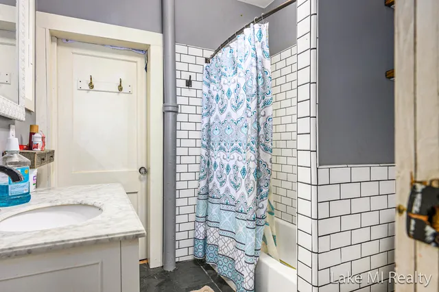 $245,000 | 426 West Bridge Street, Plainwell, MI 49080