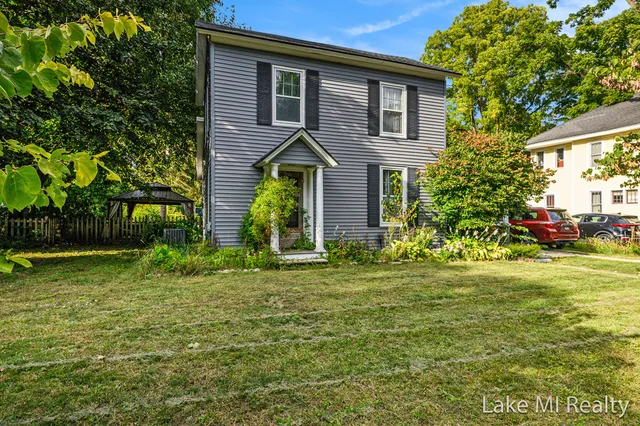 $245,000 | 426 West Bridge Street, Plainwell, MI 49080