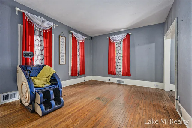 $245,000 | 426 West Bridge Street, Plainwell, MI 49080