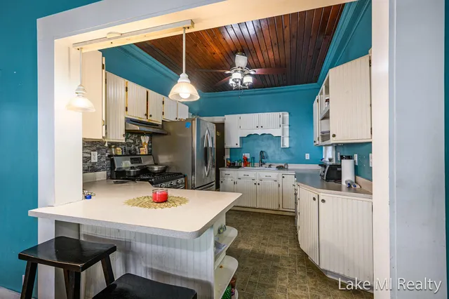 $245,000 | 426 West Bridge Street, Plainwell, MI 49080