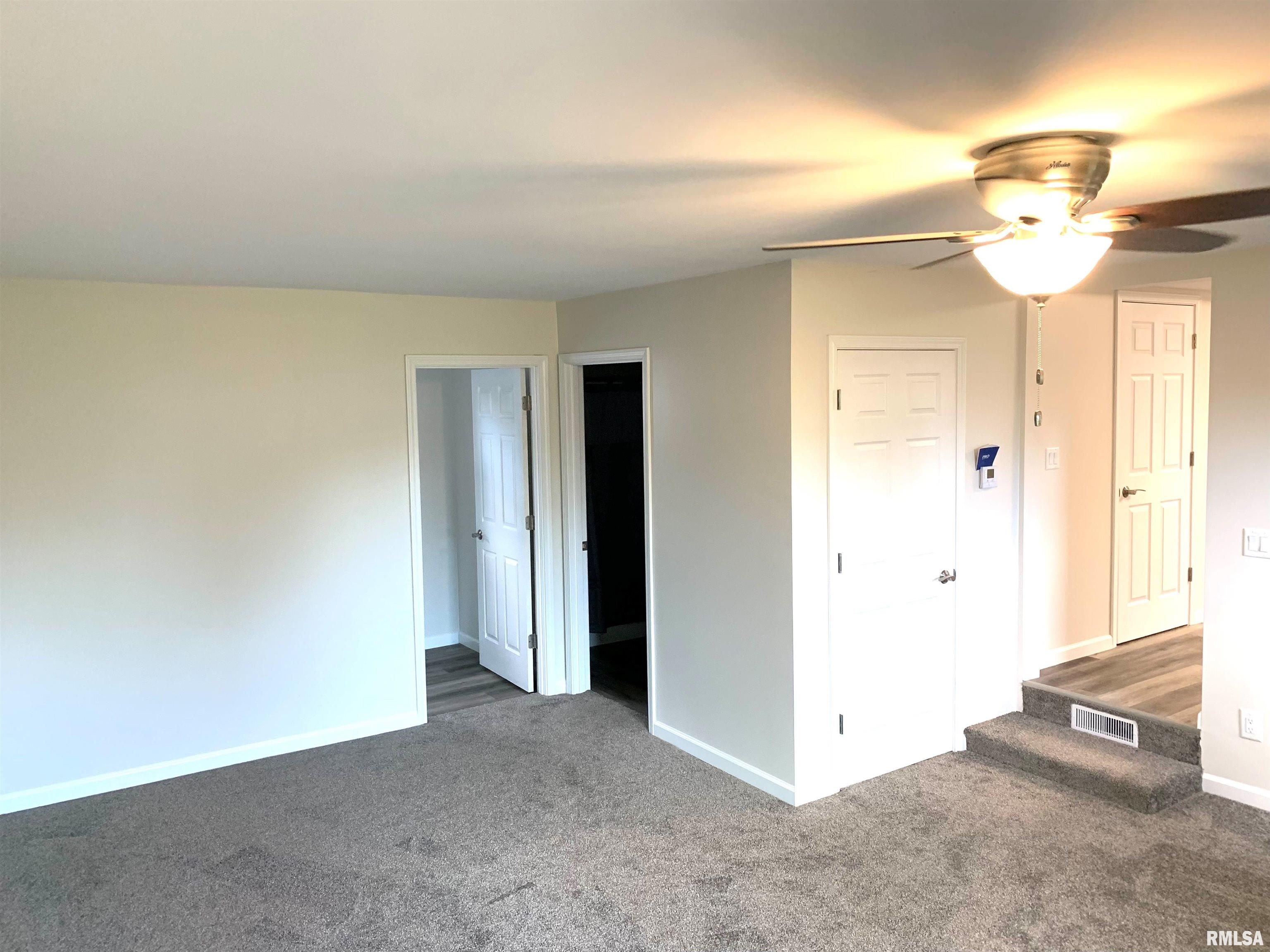 707 North Taylor Street Athens, IL 62613 - Photo 12 of 29