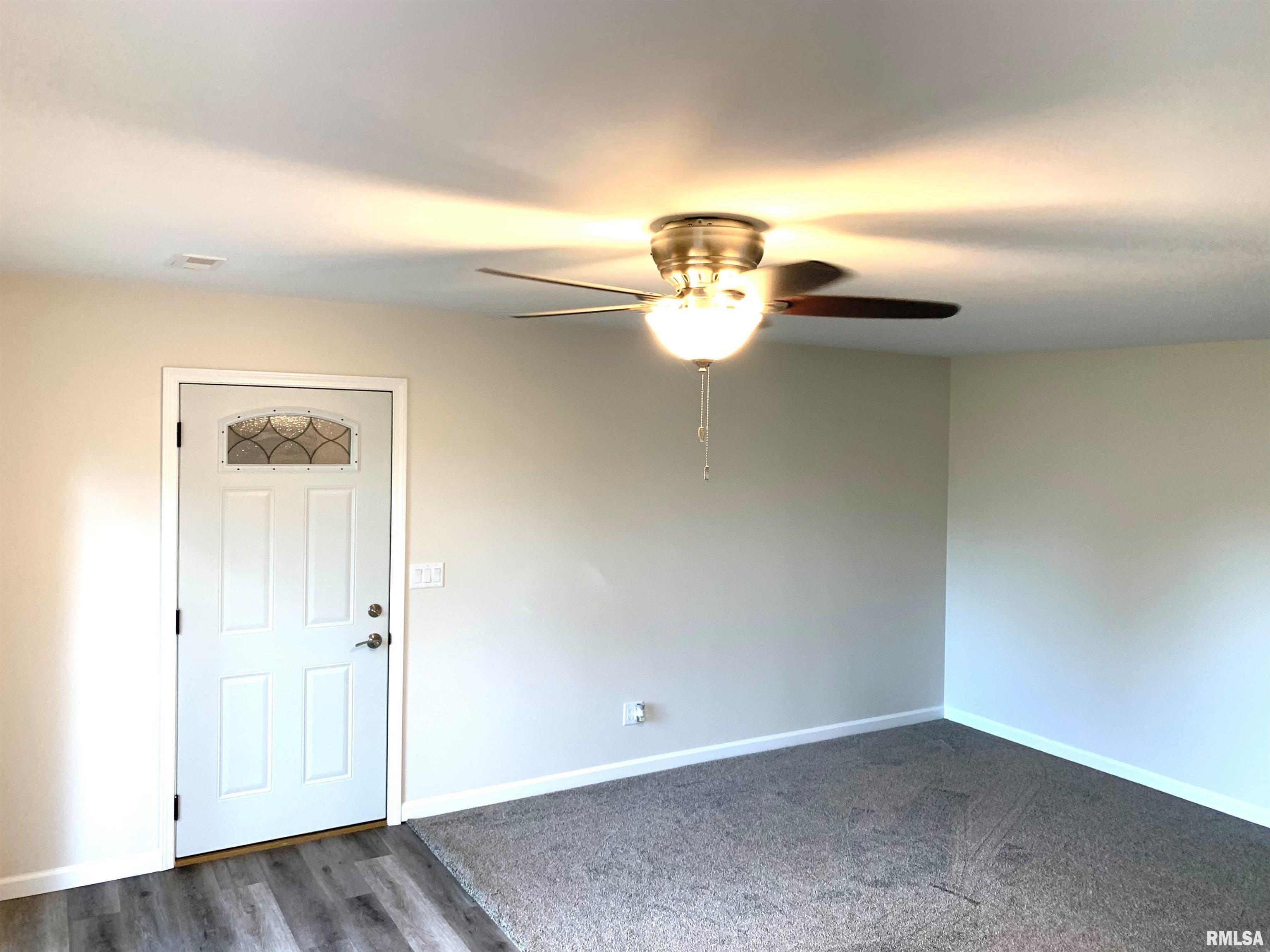 707 North Taylor Street Athens, IL 62613 - Photo 13 of 29