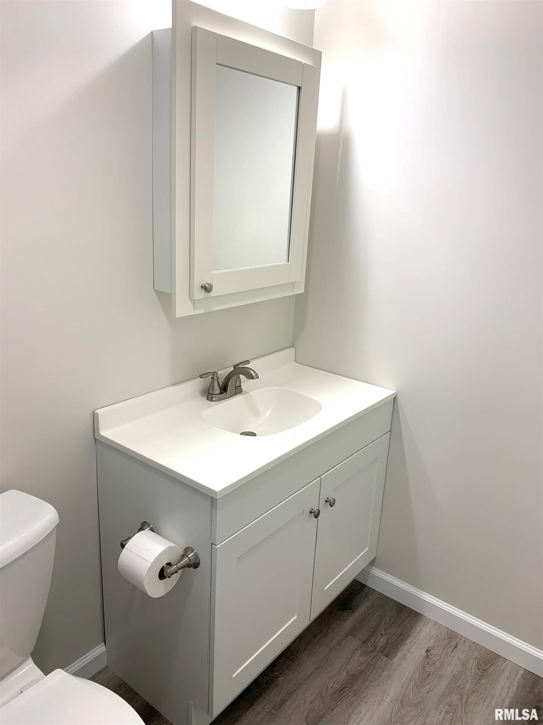 707 North Taylor Street Athens, IL 62613 - Photo 14 of 29