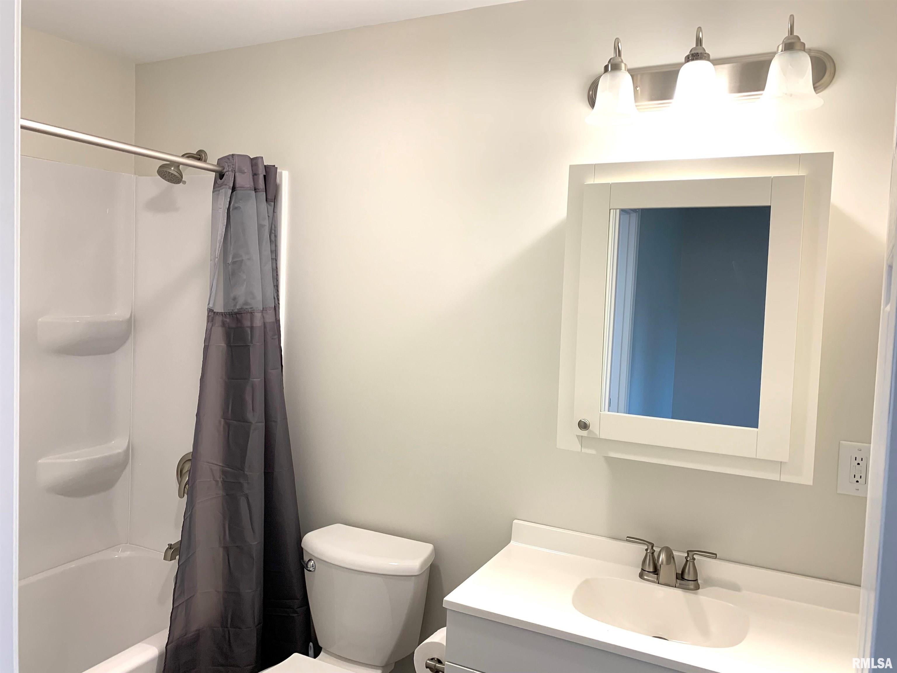 707 North Taylor Street Athens, IL 62613 - Photo 15 of 29