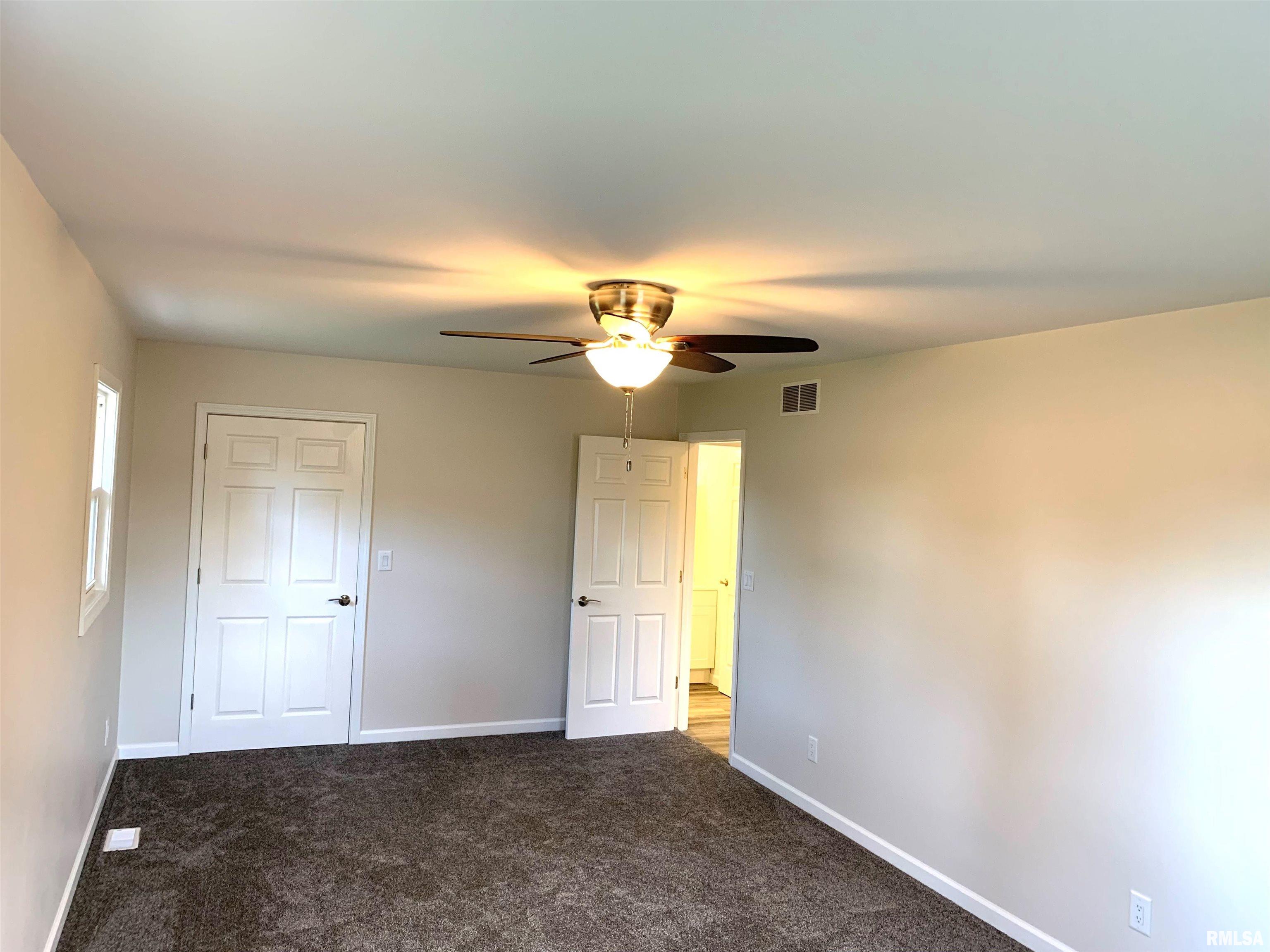 707 North Taylor Street Athens, IL 62613 - Photo 18 of 29