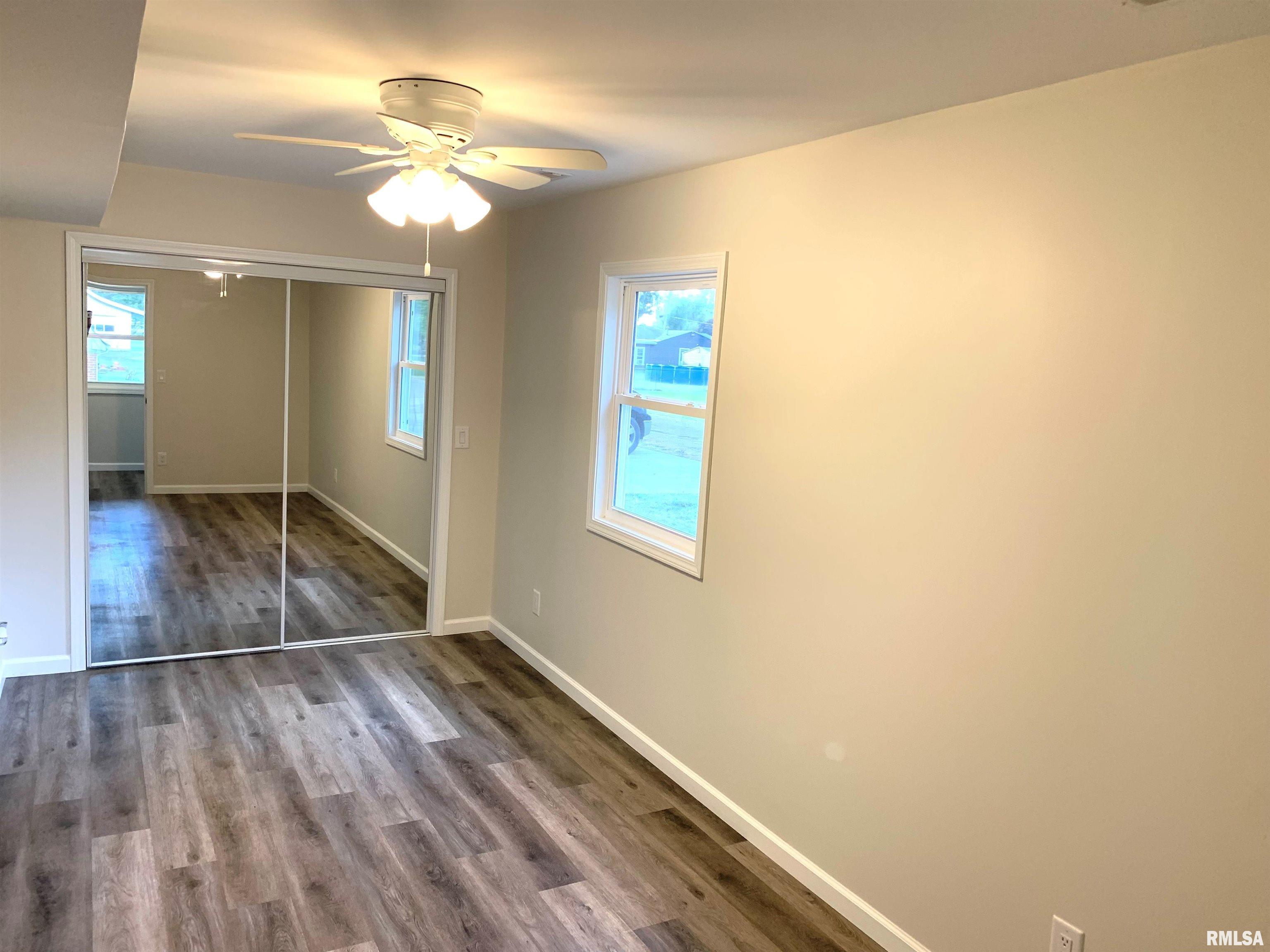 707 North Taylor Street Athens, IL 62613 - Photo 26 of 29