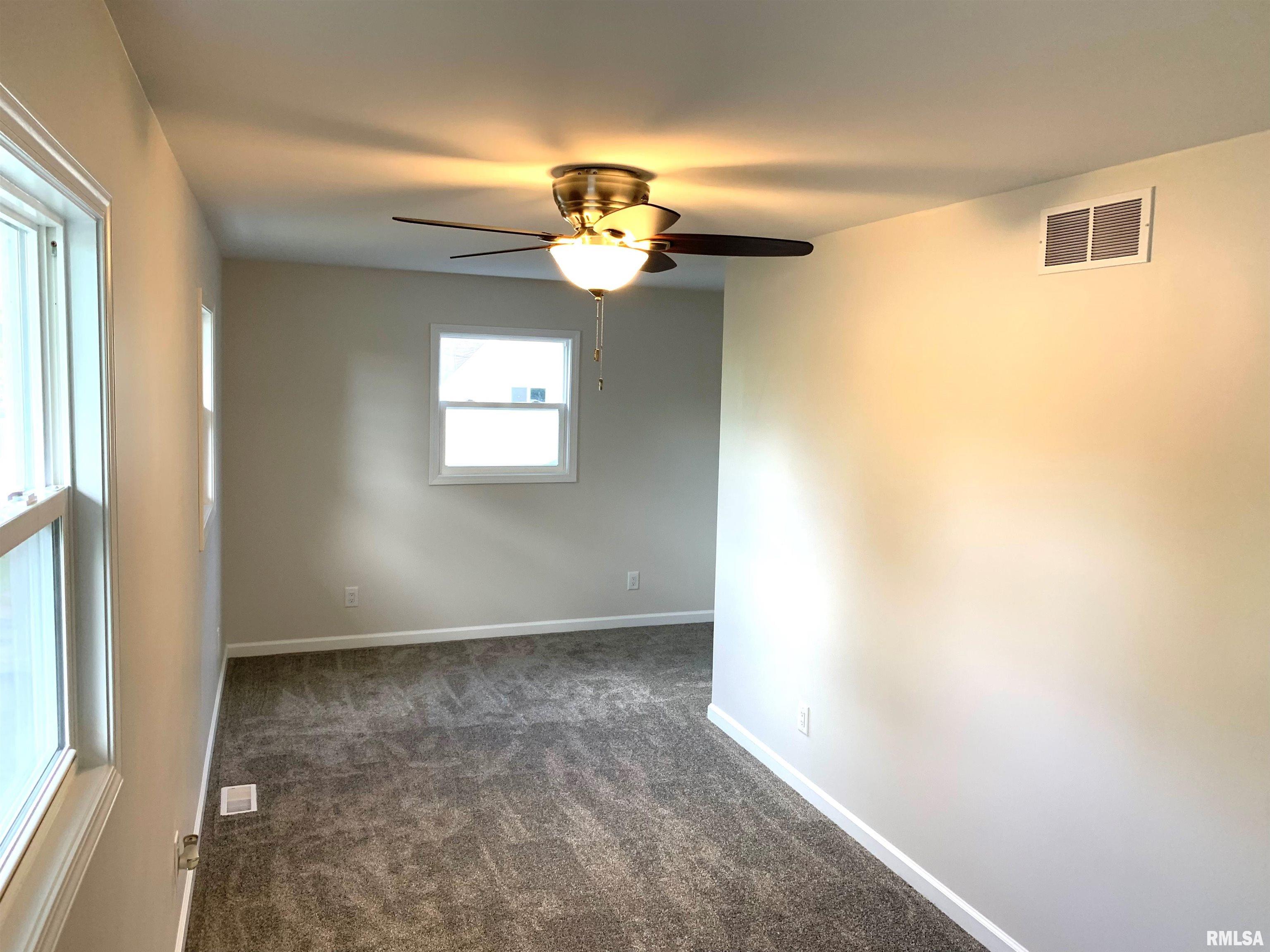 707 North Taylor Street Athens, IL 62613 - Photo 27 of 29