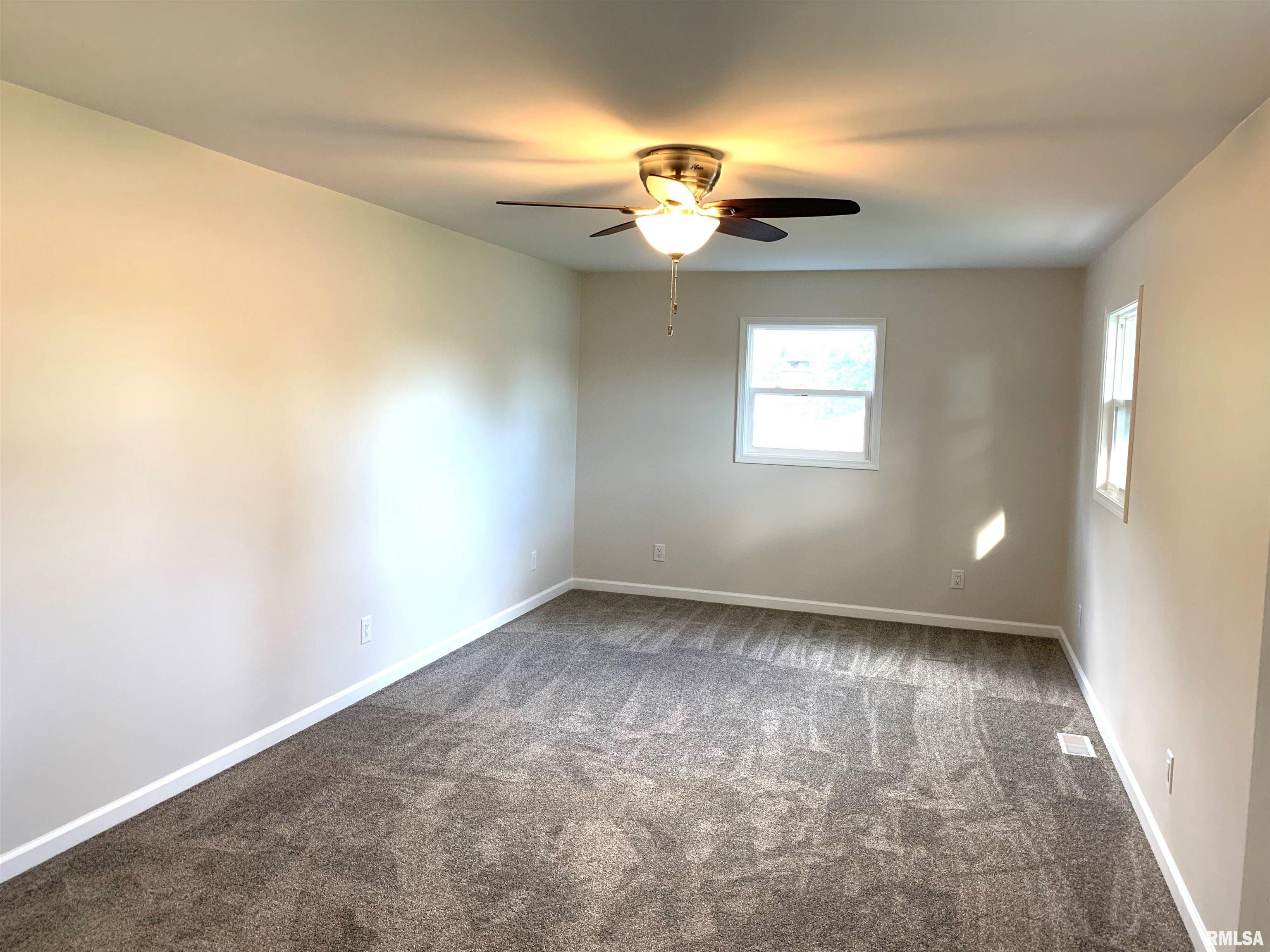 707 North Taylor Street Athens, IL 62613 - Photo 28 of 29