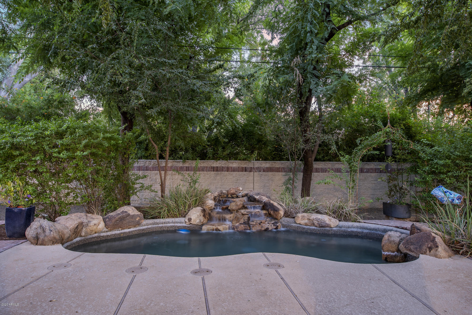 307 West Lamar Road Phoenix, AZ 85013 - Photo 42 of 61 a view of a couches in a backyard
