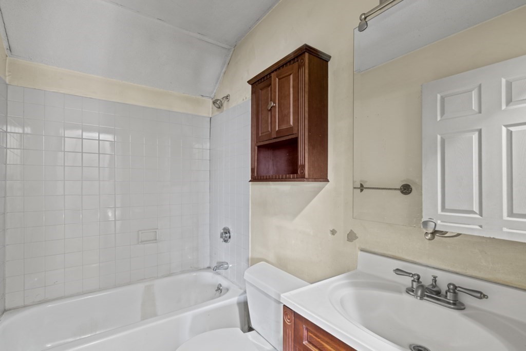 37 Circuit Street, Unit 2 Boston, MA 02119 - Photo 13 of 22