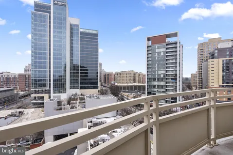 $324,900 | 4801 Fairmont Avenue, Unit 909, Bethesda, MD 20814